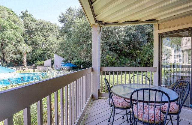 Dog Friendly 2BR Villa in Sea Pines – Walk to Harbour Town & Beach