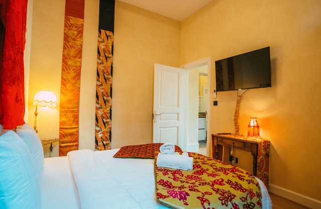 Domaine Bohème I Charming 3 bedrooms with private GARDEN & JACUZZI