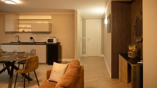 Domino Suite House
