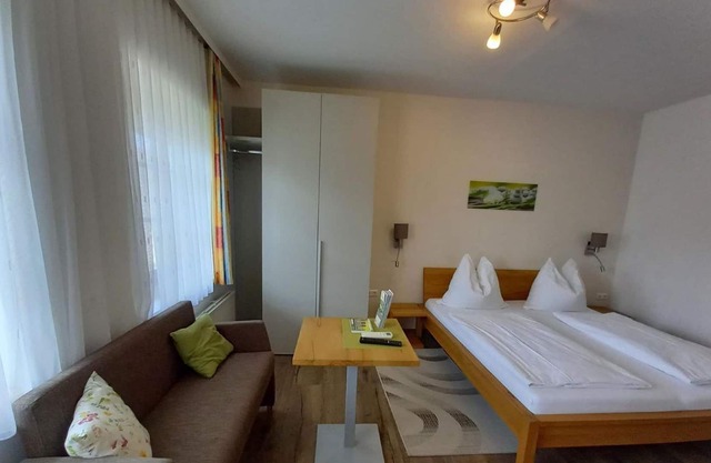 Doppelzimmer, Dusche, WC, - Weingut-gästehaus Palkowitsch