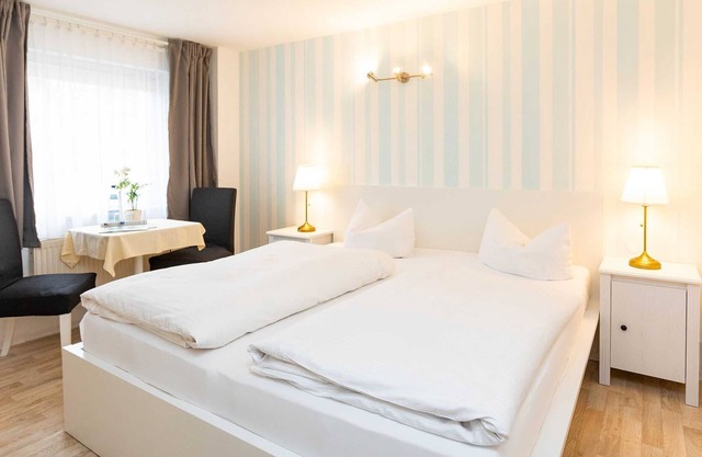 Doppelzimmer - Ferienzimmer und -wohnungen mit Seeblick