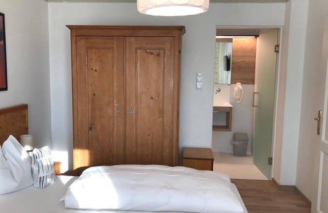 Doppelzimmer mit Dusche, WC - Weinidylle Opitz