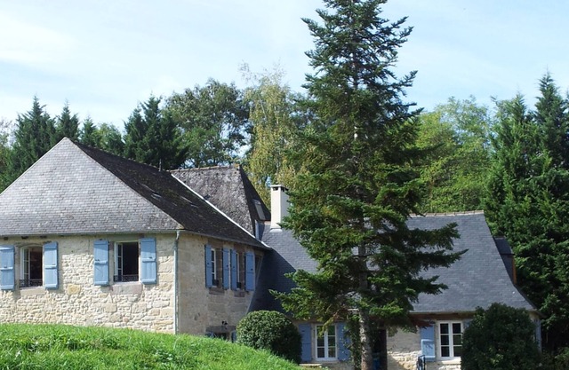 Dordogne and Corrèze are waiting for you, come to the village of Pazayac and La Colline