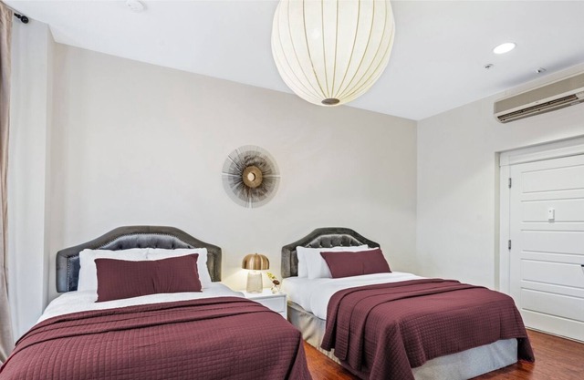 Double Bed Cozy Studio in Historic Mt. Vernon