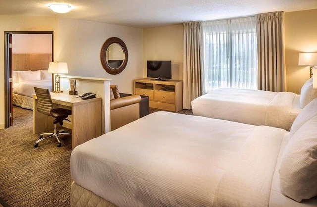 DoubleTree by Hilton Hotel Bend 1 King/2 Queen Beds Family Suite