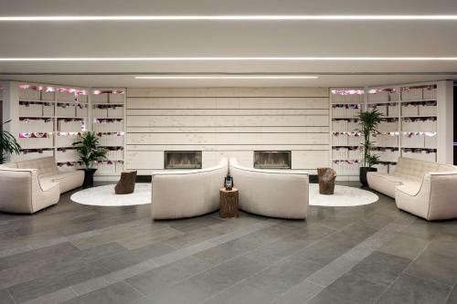 DoubleTree By Hilton Montreal