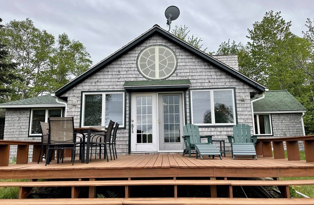 Downeast Maine Cottage with Water View and Nature Preserve