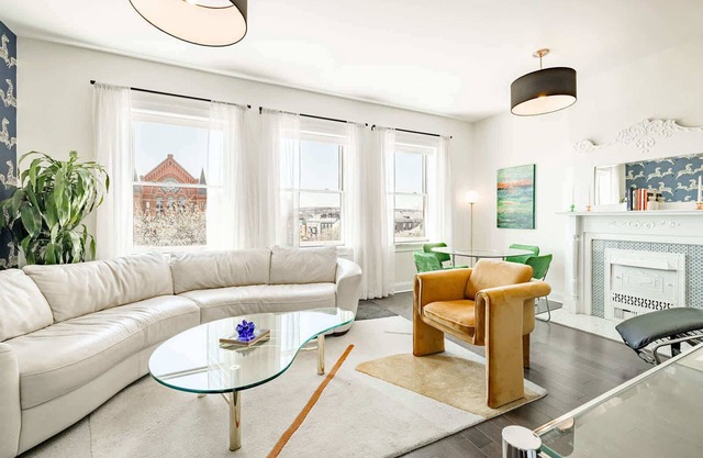 Downtown Cincinnati Stay | Rooftop Patio + Parking