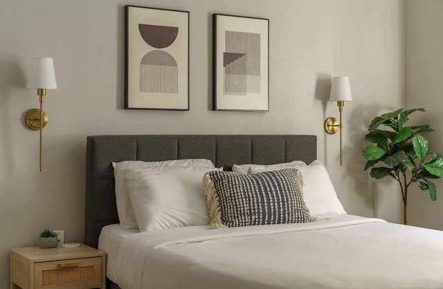 Downtown Luxury Apartment on the Columbus Commons