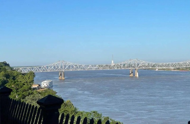Downtown Natchez and pet friendly.