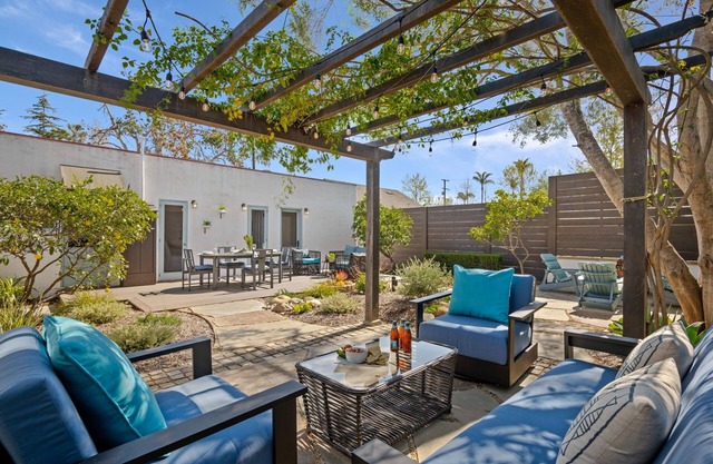 Downtown SB Cottage! Charming Cozy and Recently Remodeled