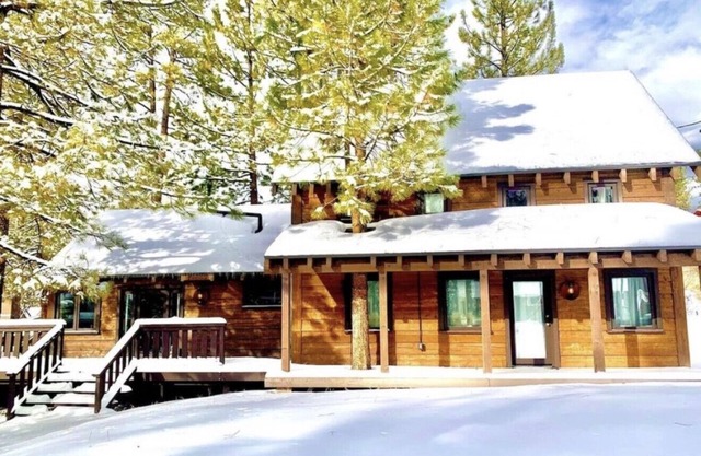 Dream Catcher Retreat + Hot Tub + EV + Games