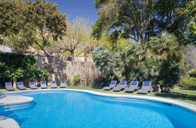 Dream location near the beach, complete privacy, luxury, stunning views/2 pools