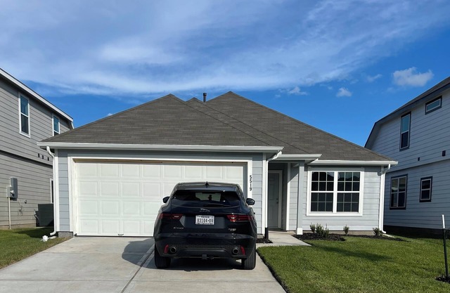 Dream Retreat: Stunning 3-Bedroom Home in a Vibrant New Community!