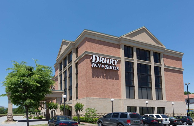 Drury Inn & Suites Birmingham Lakeshore Drive