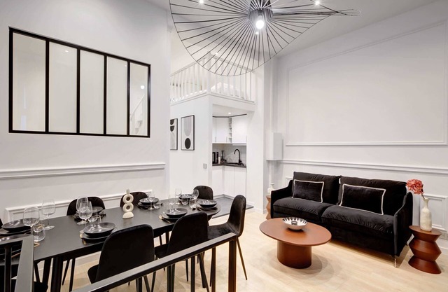 Duplex de Luxe avec billard et baignoire