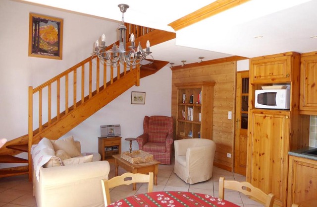 Duplex Mezzanine 6 Pers. avec Grand Balcon et Garage à 400m des Commerces et Téléphérique - FR-1-464-36