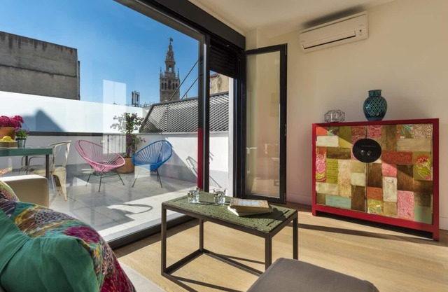 Duplex with Terrace Near the Cathedral. Mateos Gago III
