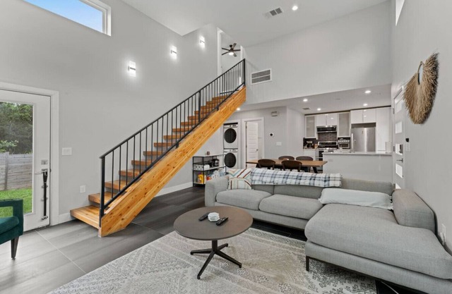 E. Austin Oasis Nr Downtown |Workspaces|Fast Wifi