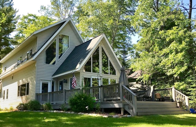 Eagle Lake Level Sandy beach Bring your boat! 1G Internet! Labor Day week open!