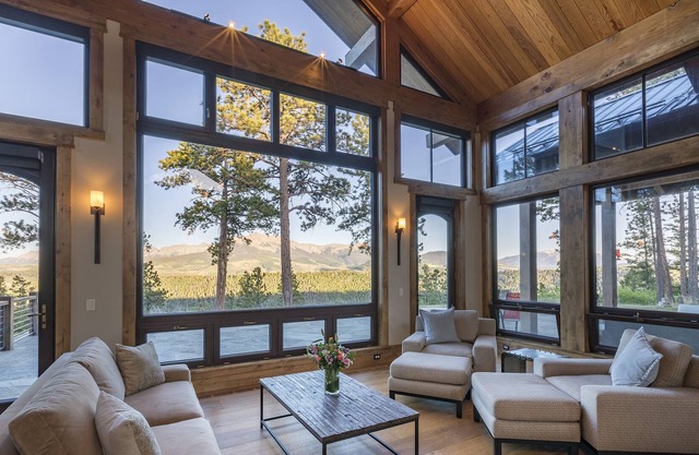 EAGLE RIDGE - Beautiful, secluded estate on a mesa with incredible views