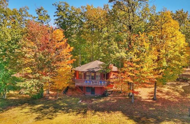 Eagle River Cherry Tree House - Quaint 2-bedroom house - Sleeps 6