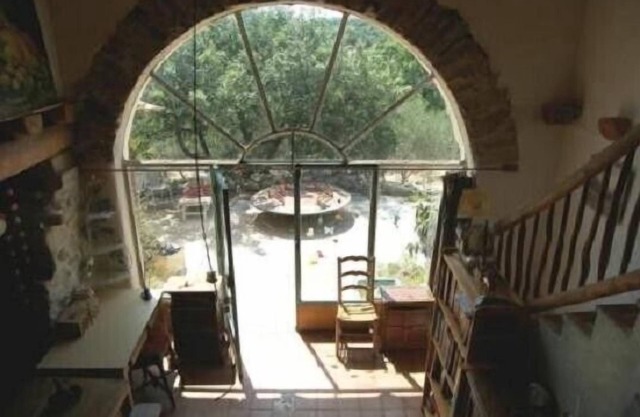 earth house, ecologique, hand made and old fashion.