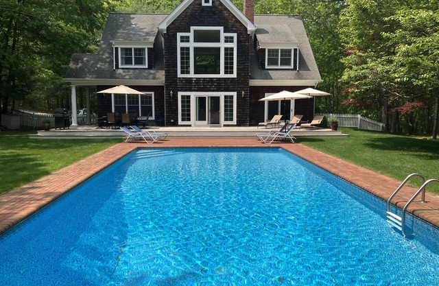 East Hampton- Beautiful 4 Bedroom Home, Large Heated Pool, Private Backyard