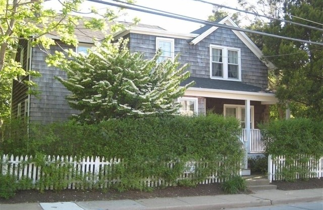 East Hampton Village Getaway - right off Main Street