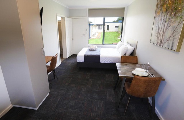 Eastend Studio Apartments