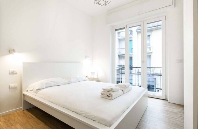 Easylife - Spacious and bright two-room apartment in the charming NoLo district