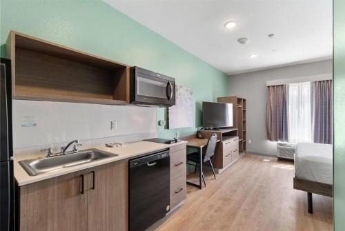 ECHO Suites Extended Stay by Wyndham Houston Katy West