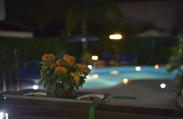 "Eden Holiday House Pompeii" Private Pool & Garden. Apartment 3