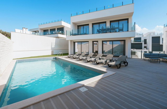 Eden Villa, with jacuzzi and ocean view