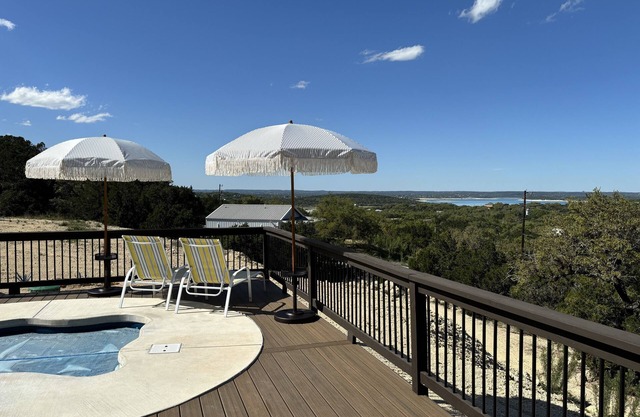 Eden Vista - Lake views with private heated pool!