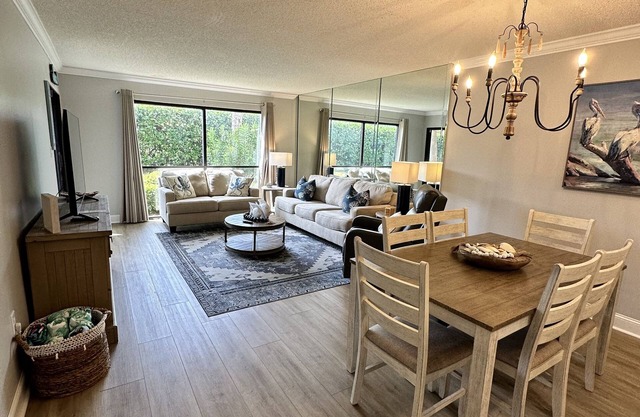 Edgewater Villa - Super Nice, ground floor. Cleanest Unit! 2/2 ⭐️⭐️⭐️⭐️⭐️