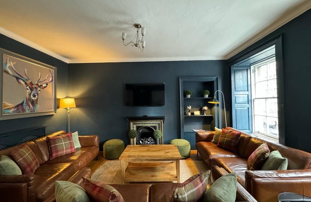 Edinburgh Castle Hideaway, Lawnmarket, Royal Mile - 2 mins walk to the Castle!nn