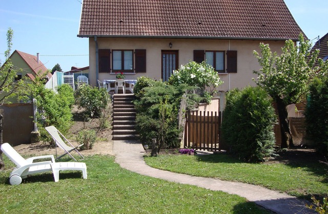 EGUISHEIM near Colmar - in but ind. dwelling 2-7 pers - Enclosed courtyard-garden.