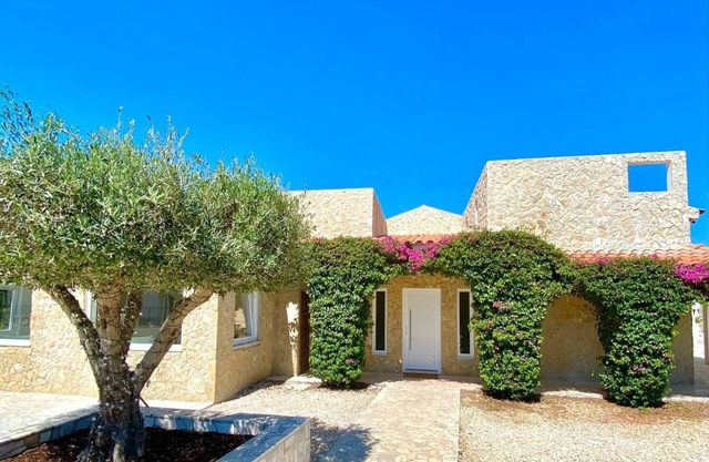 Einzigartige Villa in der Nähe des Ozeans Großzügiger Poolbereich