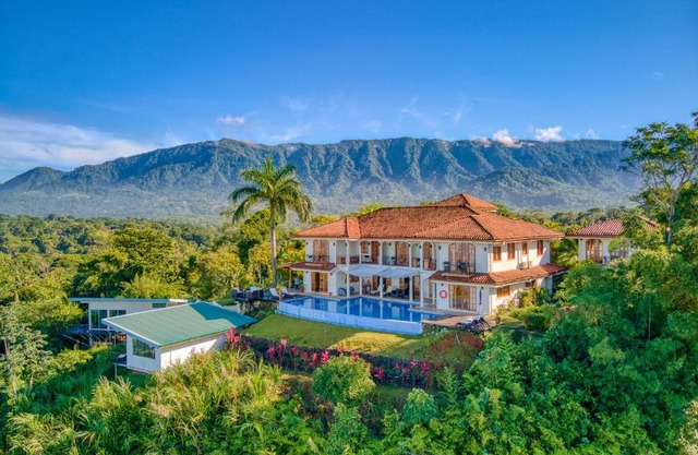 El Castillo Luxury Boutique Hotel-