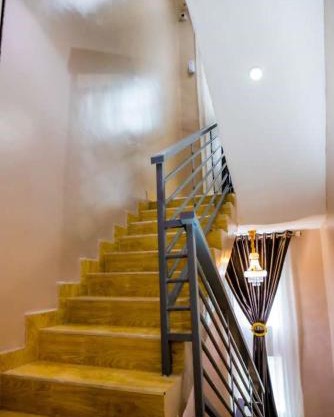 El Elyon Hotel and Suites