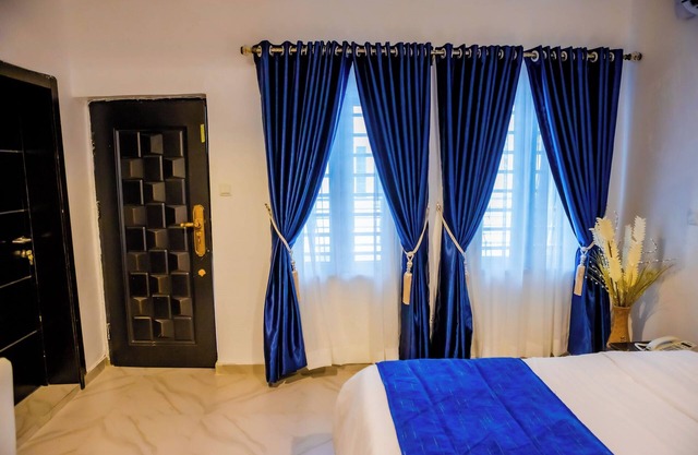 El Elyon Hotel and Suites