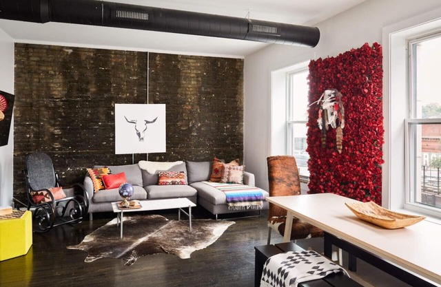 El Motel Dos in Logan Square that sleeps 12 with grill and backyard patio