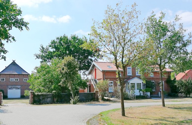 Elbe valley meadows, comfortable holiday home with 2 separate apartments with 100 m² each
