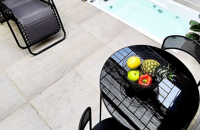 Elbrus Luxury Loft With Jacuzzi 5 Min Lleras Park