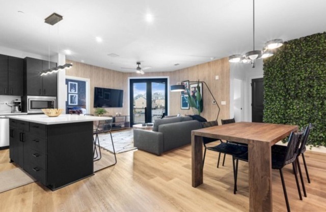 Electric - Odyssey - West End Top Floor 2 Bedroom - Minutes from Broadway