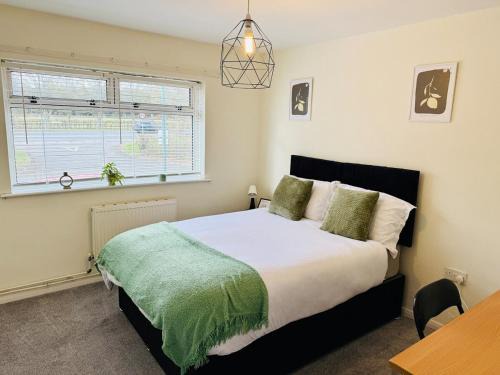 Elegant 4BR Home - Lace Market, Uni, QMC, City Centre & M1 - Sleeps 8