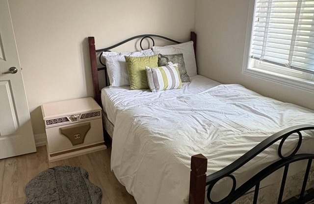 Elegant bedroom in brampton