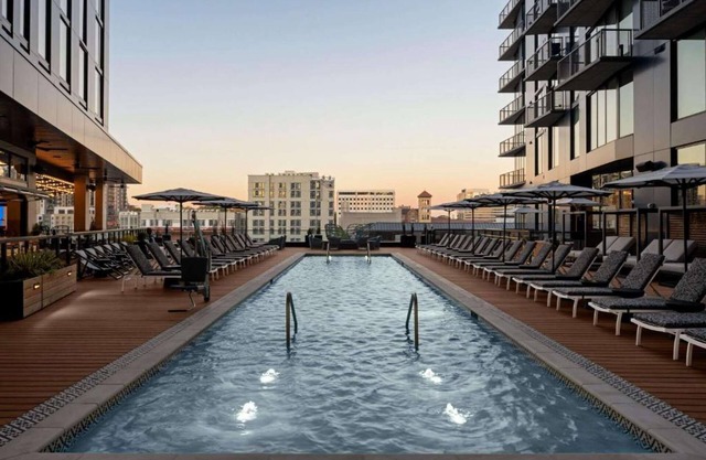 Elegant Glamour In The Heart of Nashville’s Iconic Midtown | Two Queen Beds. Rooftop Pool