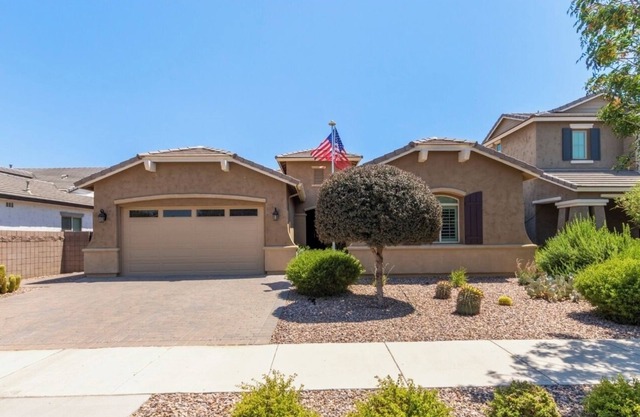 Elegant Home w/Pool & New Furnishings Throughout Located in Heart of Queen Creek